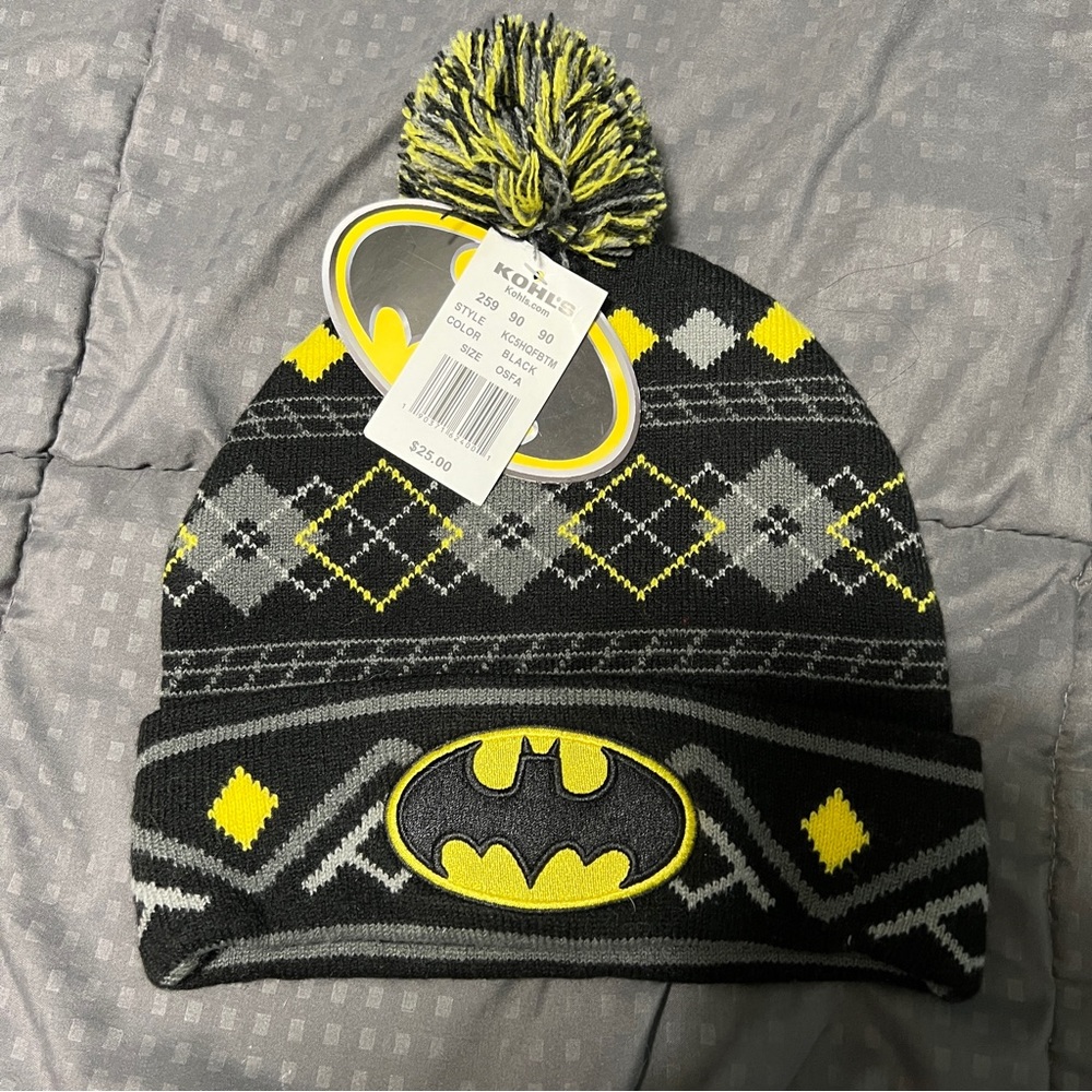 Batman pompom beanie hat OSFM nwt 2017